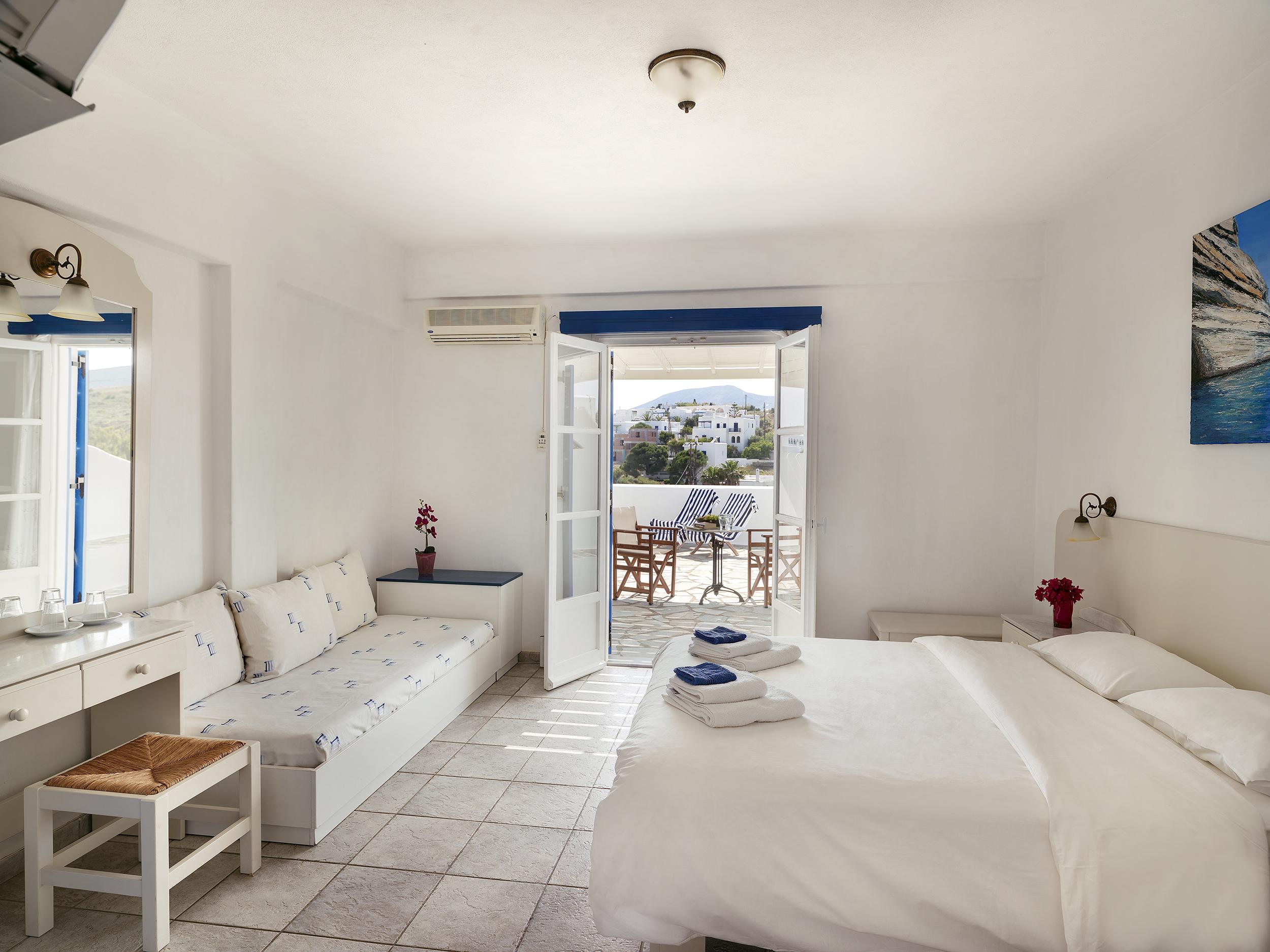Aloni Hotel & Suites Писо Ливади Екстериор снимка