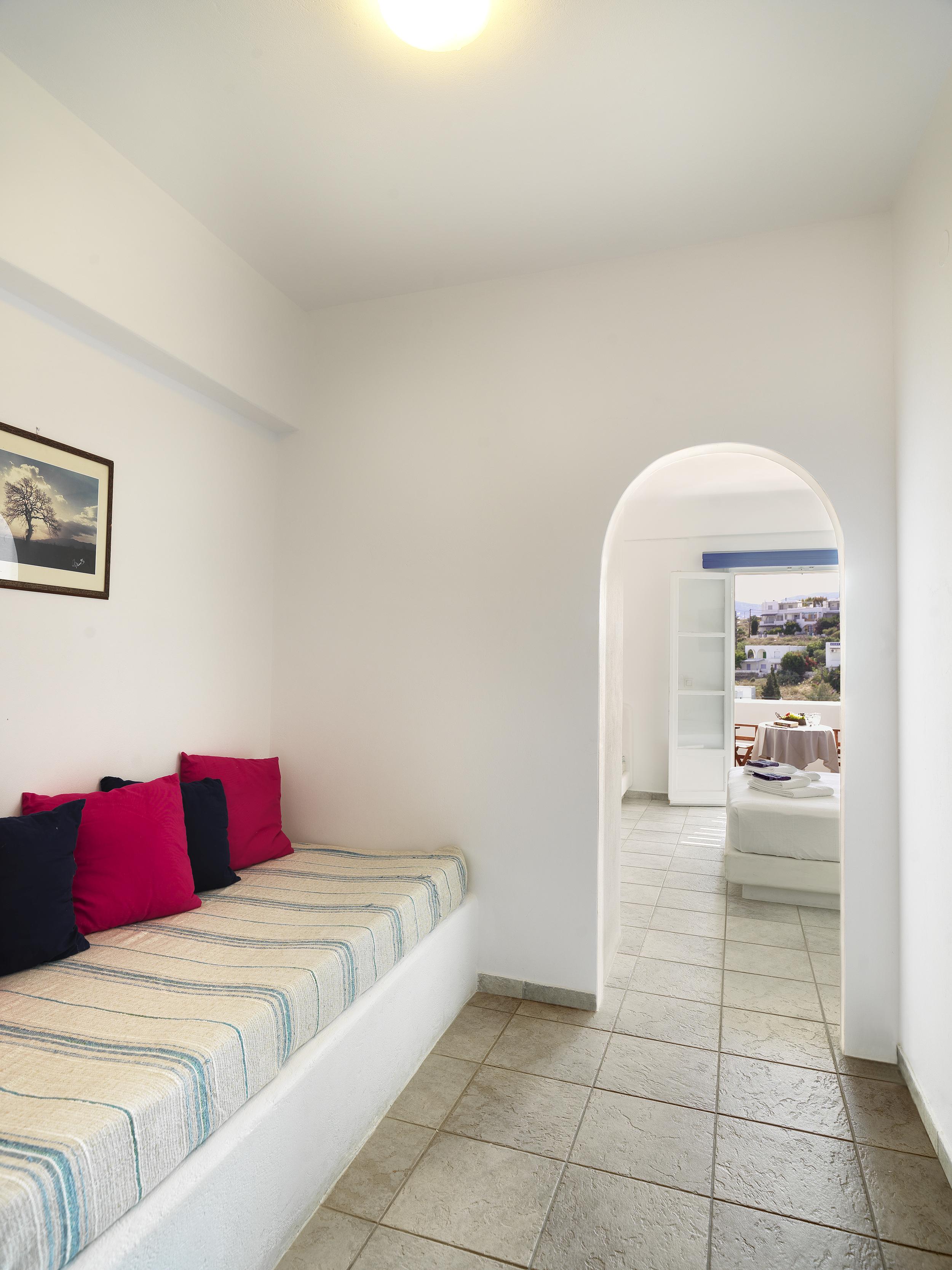 Aloni Hotel & Suites Писо Ливади Екстериор снимка