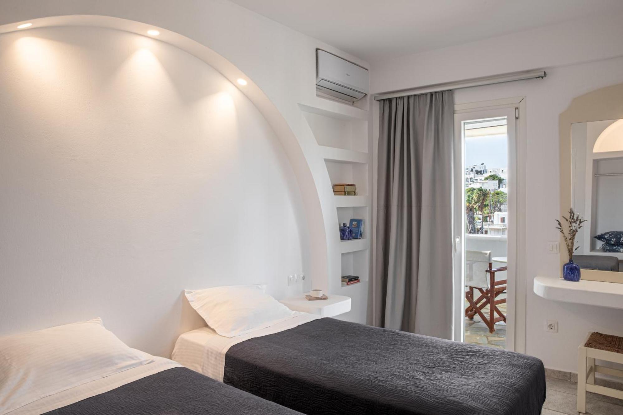 Aloni Hotel & Suites Писо Ливади Екстериор снимка